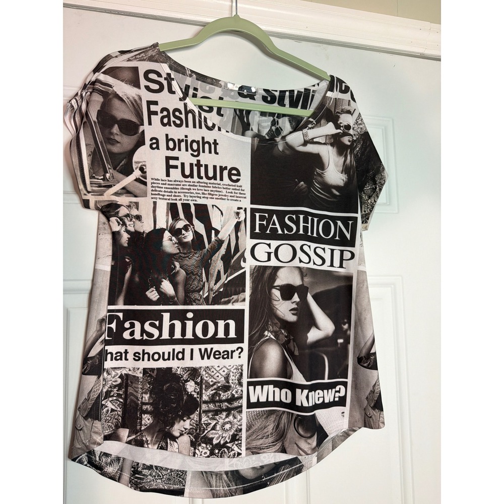 Blue Planet Women Newspaper Print Fashion Gossip Graphic Top Black White Size M